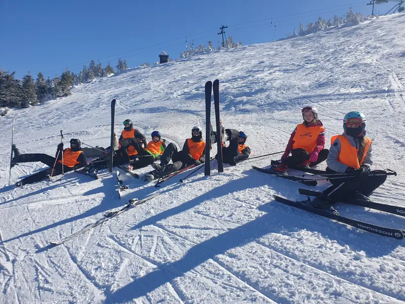 Odpoczynek na stoku narciarskim